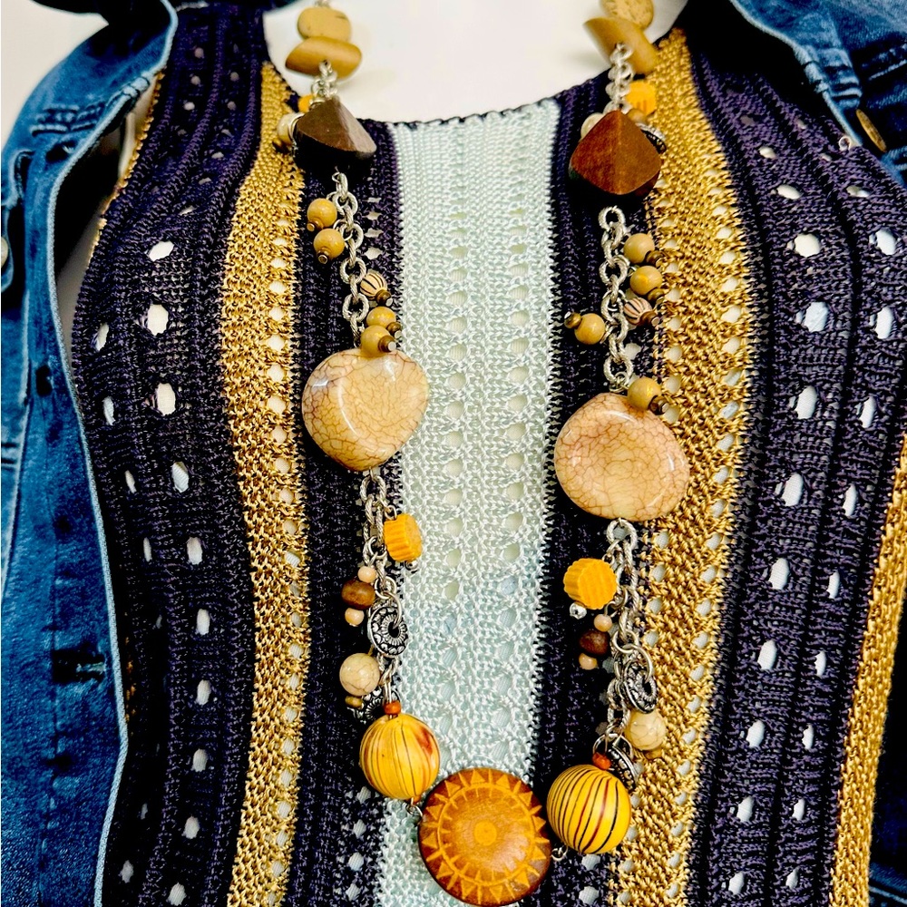 Chicos beaded, Silvertone necklace, classy neutral colors